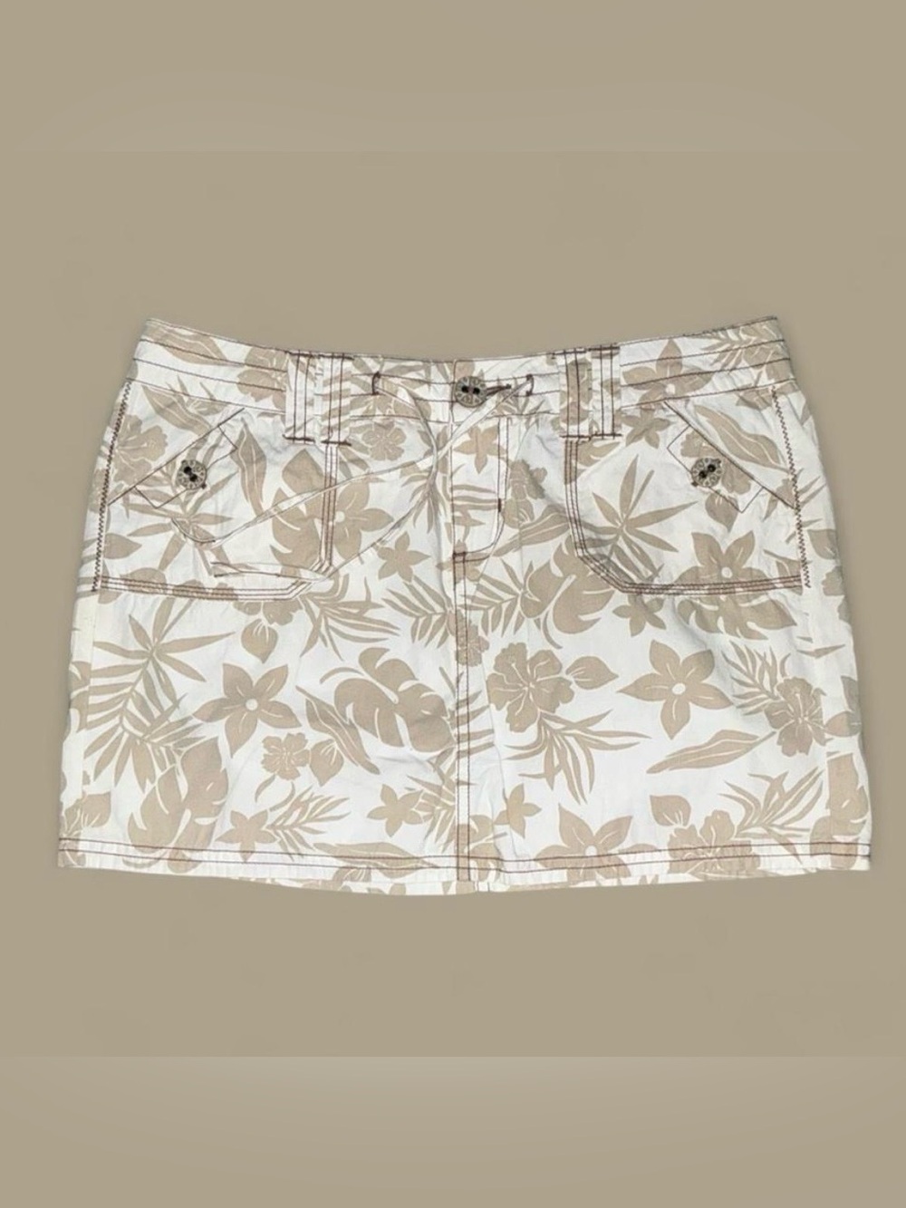 So Wear It Declare It Beige Floral Print White Skort
